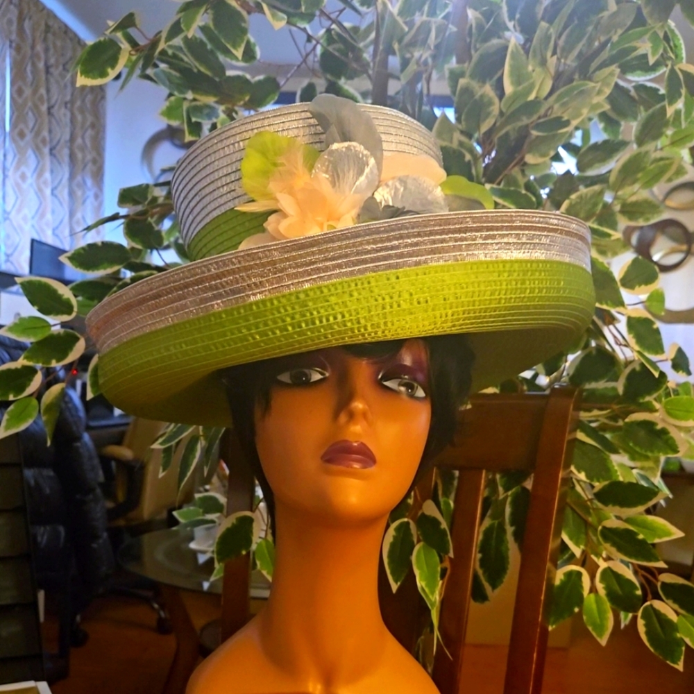 Green and Silver Wide-Brimmed Sun Hat